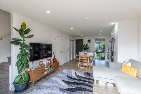 Photo of property in 6 Kanorau Place, Mangere, Auckland, 2022