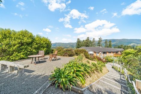 Photo of property in 1 Valley View Way, Timberlea, Upper Hutt, 5018