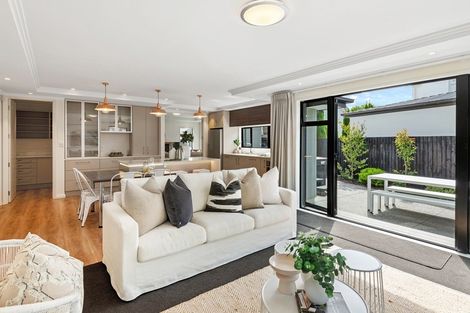 Photo of property in 16 Nightingale Place, Papanui, Christchurch, 8053