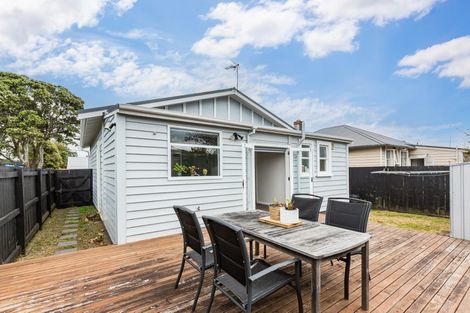 Photo of property in 104 Randwick Road, Moera, Lower Hutt, 5010