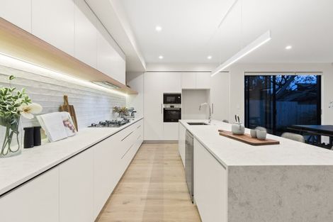 Photo of property in 35a Corunna Road, Milford, Auckland, 0620