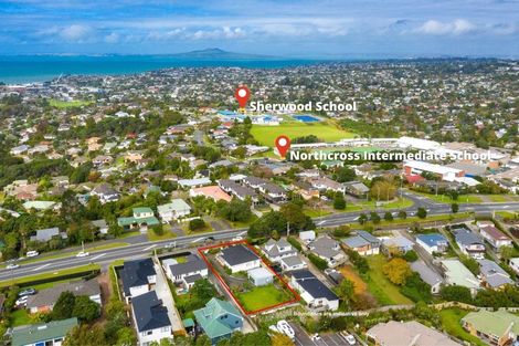 Photo of property in 904a East Coast Road, Northcross, Auckland, 0630