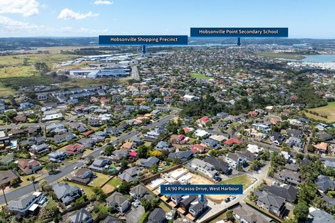 Photo of property in 5/90 Picasso Drive, West Harbour, Auckland, 0618