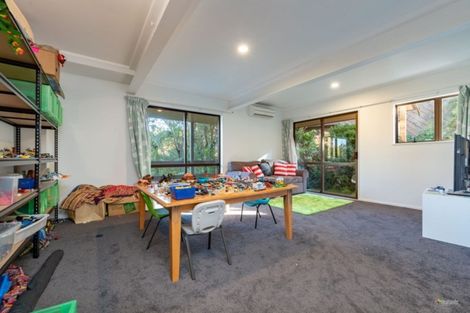 Photo of property in 8 Matuhi Street, Tirohanga, Lower Hutt, 5010