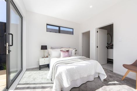 Photo of property in 3b Pendlebury Street, Green Bay, Auckland, 0604