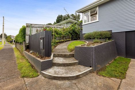 Photo of property in 14 Whakawhiti Street, Marfell, New Plymouth, 4310