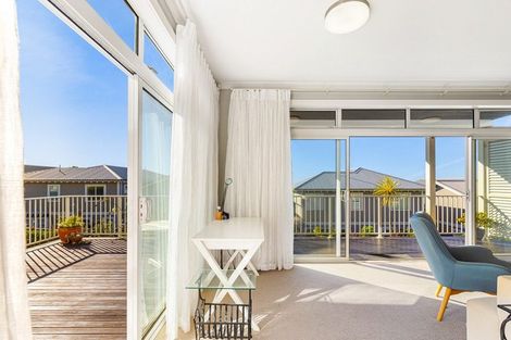 Photo of property in 18 Panorama Heights, Orewa, 0931