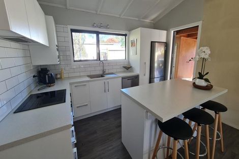 Photo of property in 96a Grand Vue Road, Kawaha Point, Rotorua, 3010