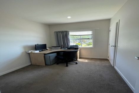 Photo of property in 18a Franklyn Road, Tawa, Wellington, 5028