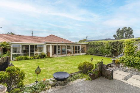 Photo of property in 3 Kanawa Street, Waikanae, 5036