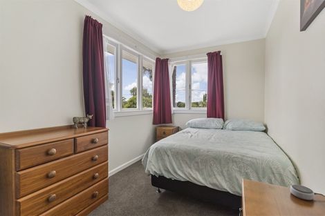 Photo of property in 11 Paton Avenue, Te Atatu South, Auckland, 0610
