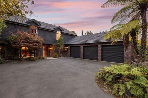 Photo of property in 5 Wood Lane, Fendalton, Christchurch, 8014