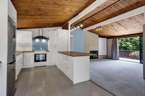 Photo of property in 15 Awanui Street, Merrilands, New Plymouth, 4312