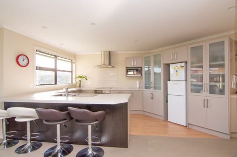 Photo of property in 8 Medallion Court, Kelvin Grove, Palmerston North, 4414