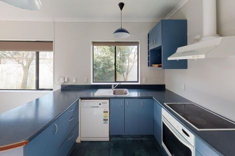 Photo of property in 8a Battersea Place, Roslyn, Palmerston North, 4414