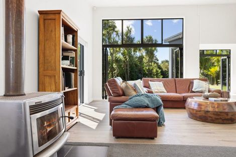Photo of property in 128 Te Kowhai Point Road, Kerikeri, 0294