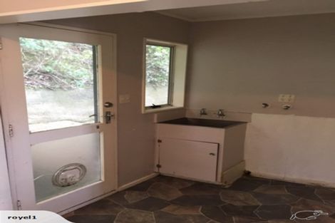 Photo of property in 26 Batchelor Street, Newlands, Wellington, 6037