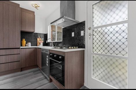 Photo of property in 3/2 Mickle Street, Te Atatu South, Auckland, 0610