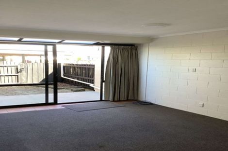 Photo of property in 2/86 Picton Avenue, Riccarton, Christchurch, 8011