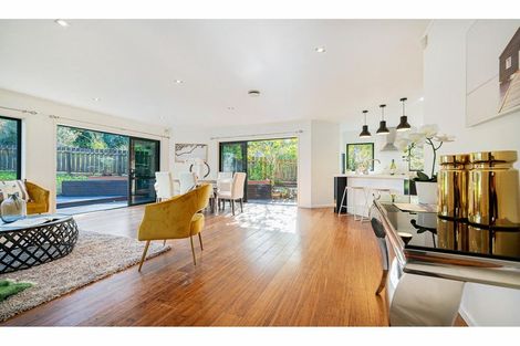 Photo of property in 17a Atkinson Road, Titirangi, Auckland, 0604