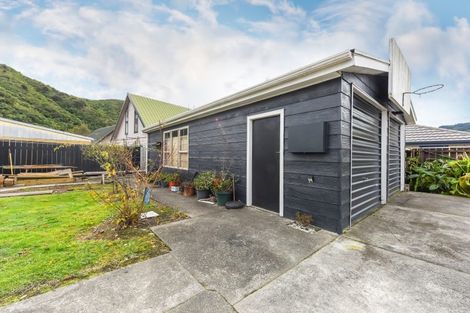 Photo of property in 14a Huia Street, Waikawa, Picton, 7220