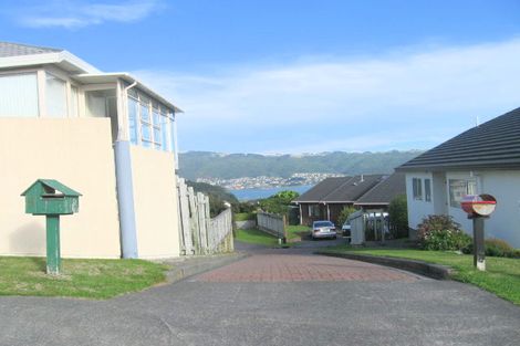 Photo of property in 5 Dornoch Place, Papakowhai, Porirua, 5024