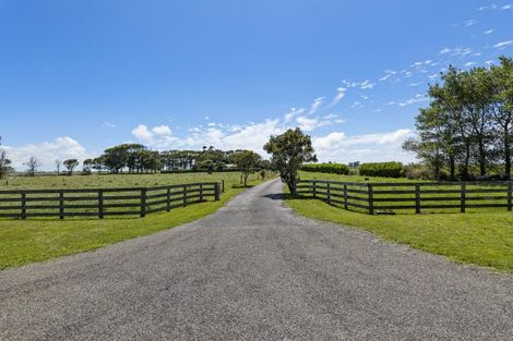 Photo of property in 90 Wirihana Road, Hawera, 4674