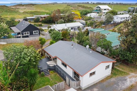 Photo of property in 1335b Papamoa Beach Road, Papamoa Beach, Papamoa, 3118