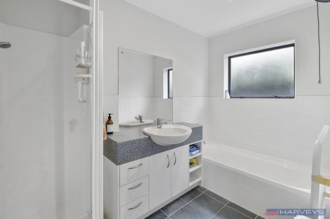 Photo of property in 28 Lemonwood Place, The Gardens, Auckland, 2105