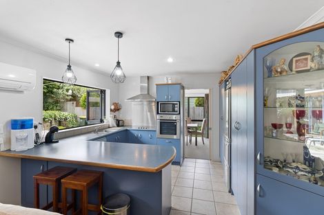 Photo of property in 16 Dorchester Place, Nawton, Hamilton, 3200