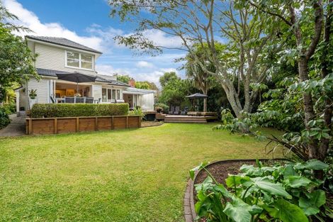 Photo of property in 14 Maleme Avenue, Belmont, Auckland, 0622