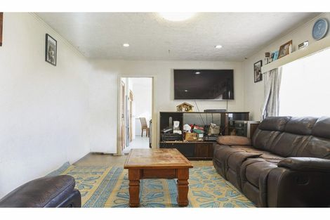 Photo of property in 17 Solveig Place, Randwick Park, Auckland, 2105