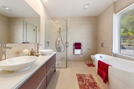 Photo of property in 162 Point View Drive, East Tamaki Heights, Auckland, 2016