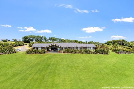 Photo of property in 18 Kaipara Lake Road, South Head, Helensville, 0874