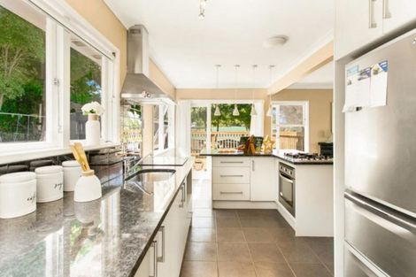 Photo of property in 48 Hilling Street, Titirangi, Auckland, 0604