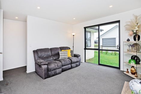 Photo of property in 12 Pegasus Place, Seaward Bush, Invercargill, 9812