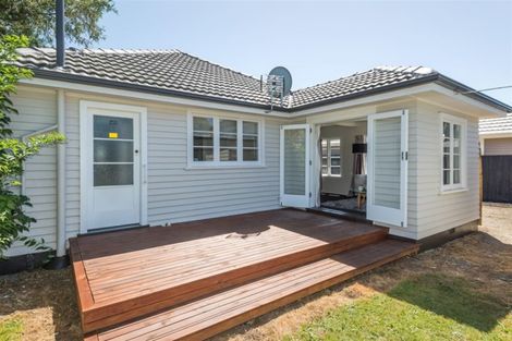 Photo of property in 240 Weston Road, Mairehau, Christchurch, 8052