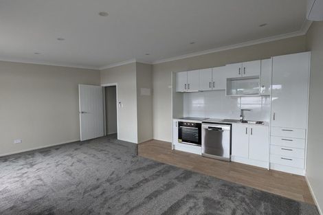 Photo of property in 10/19 Collins Avenue, Tawa, Wellington, 5028