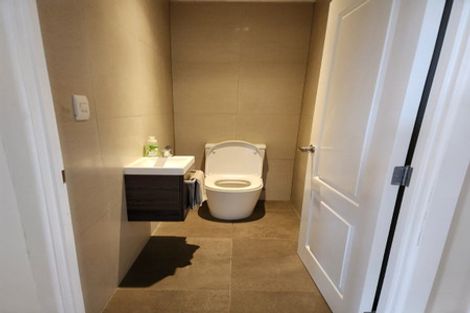 Photo of property in 2/484 East Coast Road, Windsor Park, Auckland, 0630