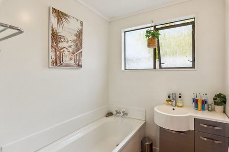 Photo of property in 39 Tennis Court Road, Raumati South, Paraparaumu, 5032