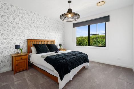 Photo of property in 3/45 Saint Kilda Road, Cambridge, 3434