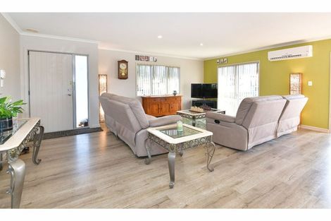 Photo of property in 5a Hammond Avenue, Hatfields Beach, Orewa, 0931