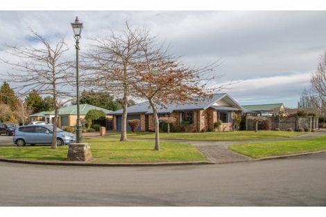 Photo of property in 16 Riegler Place, Belfast, Christchurch, 8051