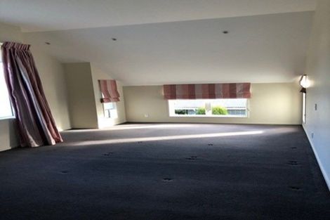 Photo of property in 12 Devonport Lane, St Albans, Christchurch, 8014