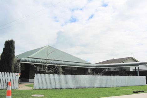 Photo of property in 20 Selwyn Crescent, College Estate, Whanganui, 4500