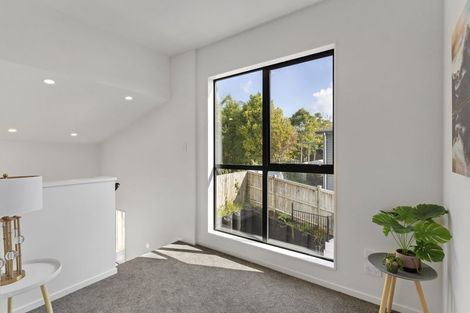 Photo of property in 31c Linwood Avenue, Forrest Hill, Auckland, 0620
