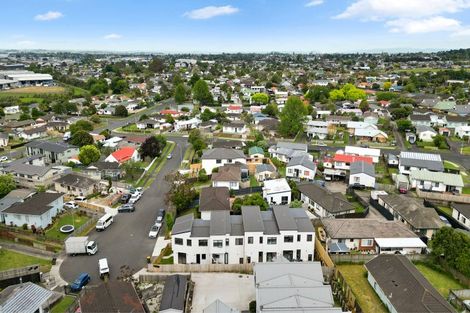 Photo of property in 12c Massine Place, Randwick Park, Auckland, 2105