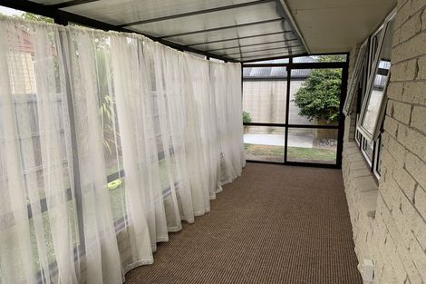 Photo of property in 2/32 Prestons Road, Redwood, Christchurch, 8051