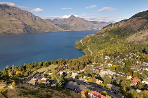 Photo of property in 15a Mackinnon Terrace, Sunshine Bay, Queenstown, 9300