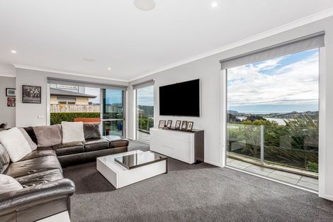 Photo of property in 7 Manapouri Lane, Aotea, Porirua, 5024